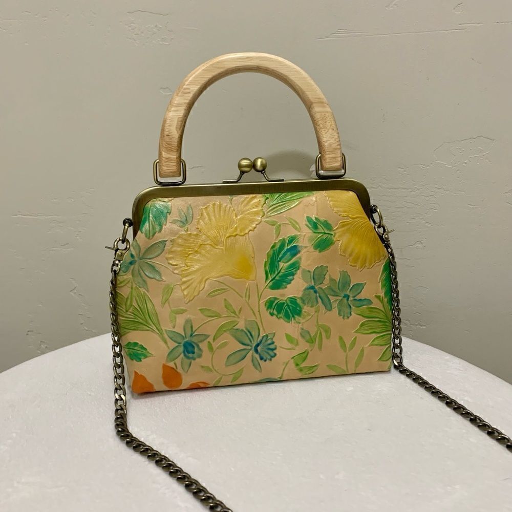 Handmade Genuine Leather Floral Embossed Wooden Handle Kisslock Bag/Crossbody - Picture 5 of 13